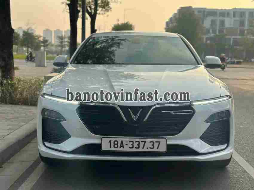 Cần bán xe VinFast Lux A 2.0 2.0 AT sx 2021