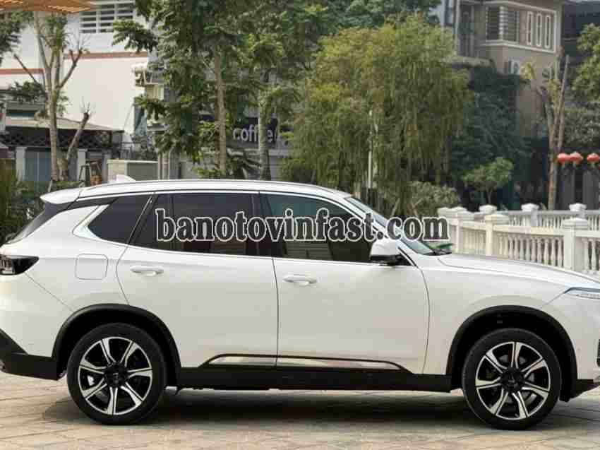 Cần bán xe VinFast Lux SA 2.0 Premium 2.0 AT màu Trắng 2019