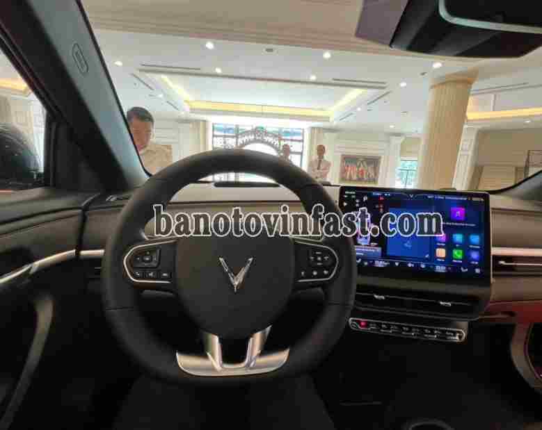 Xe VinFast VF6 Plus tiêu chuẩn - Đỏ - 2025