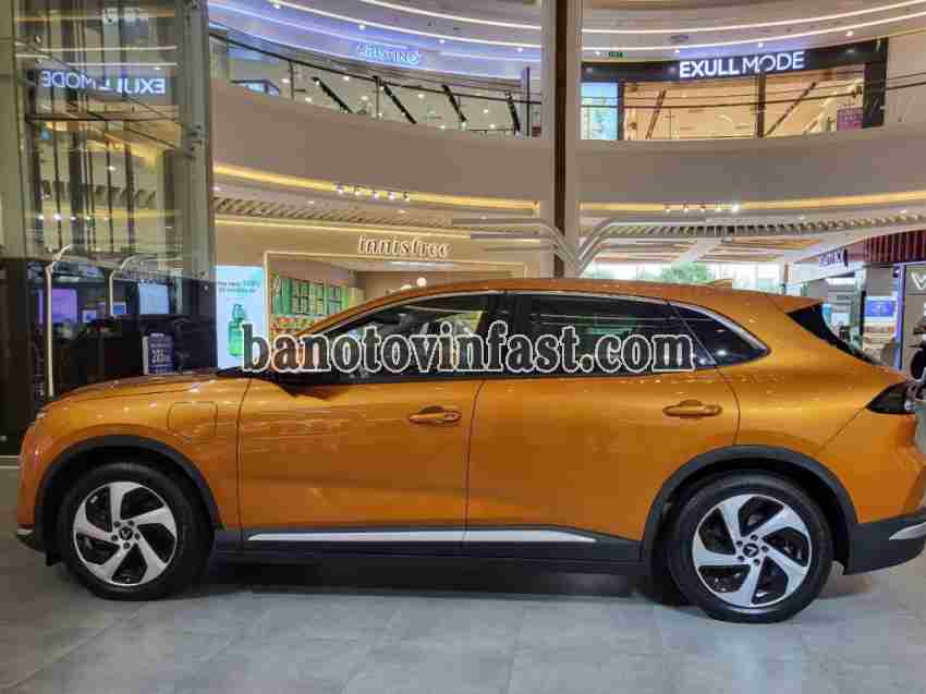 Bán Xe VinFast VF8 Eco 2025 - màu  Cam