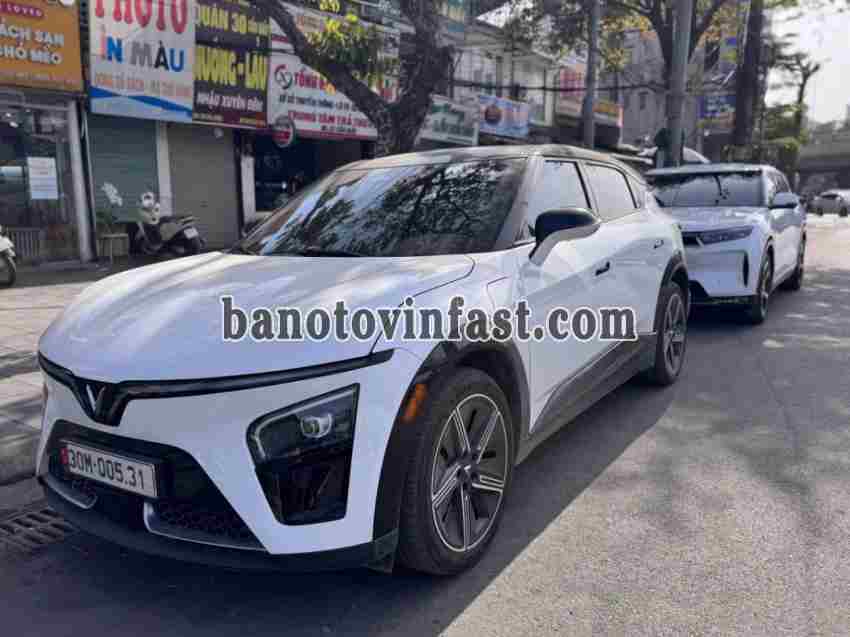 Cần bán gấp VinFast VF7 Plus đời 2024, màu Trắng