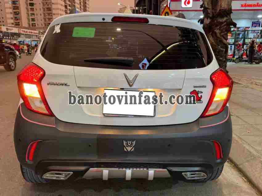 Cần bán gấp VinFast Fadil Tiêu chuẩn 1.4 AT đời 2022, màu Trắng