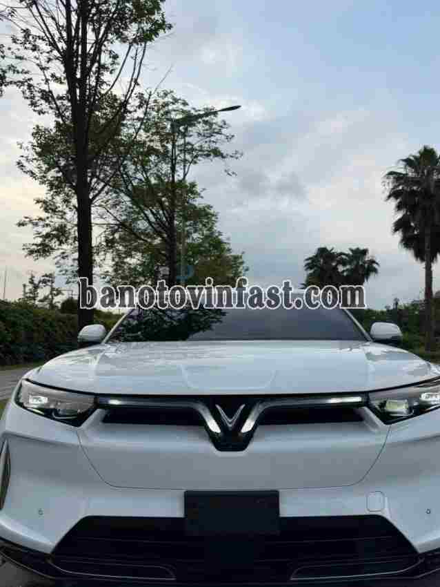 Cần bán xe VinFast VF9 Plus màu Trắng 2023