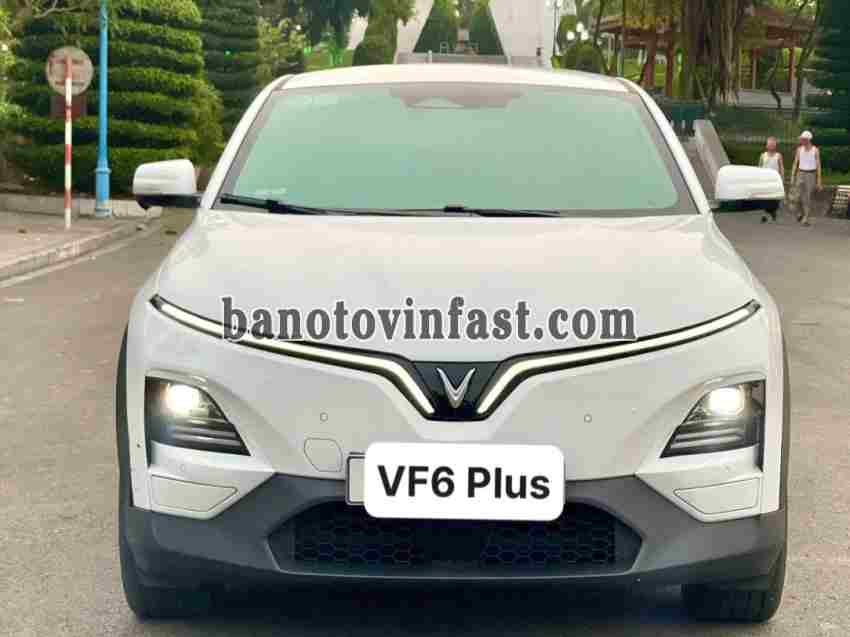 Cần bán gấp xe VinFast VF6 Plus năm 2025, màu Trắng, Số tự động