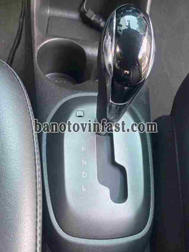 Cần bán xe VinFast Fadil 1.4 AT năm 2019 màu Trắng cực đẹp