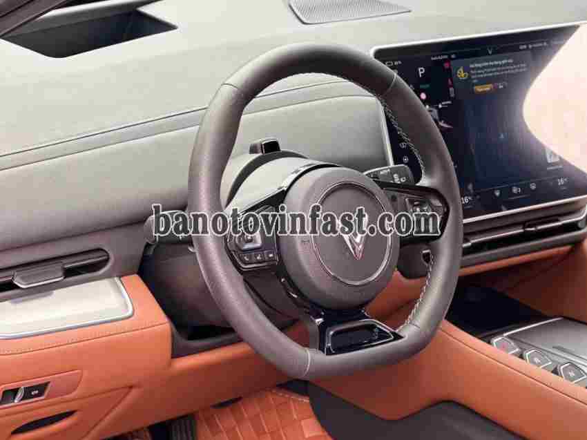 Cần bán gấp xe VinFast VF9 Plus năm 2023, màu Đen, Số tự động