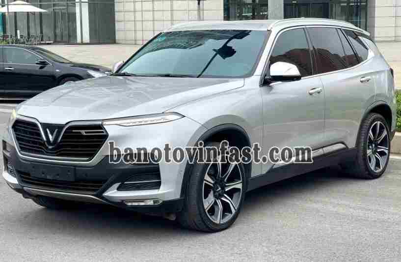 Cần bán xe VinFast Lux SA 2.0 Premium 2.0 AT năm 2019 màu Bạc cực đẹp