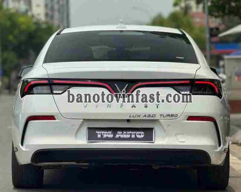Xe VinFast Lux A 2.0 Tiêu chuẩn đời 2022 đẹp bán gấp