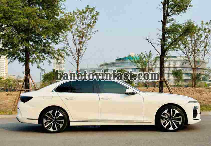 Cần bán gấp xe VinFast Lux A 2.0 Premium 2.0 AT 2019 màu Trắng