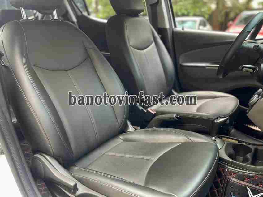 Cần bán gấp xe VinFast Fadil Nâng cao 1.4 AT năm 2022, màu Trắng, Số tự động