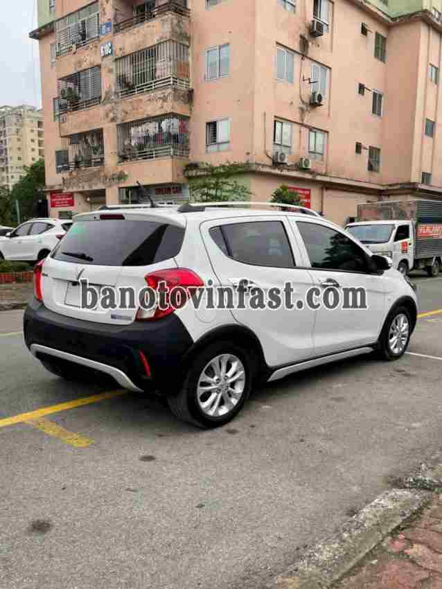 Cần bán gấp VinFast Fadil 1.4 AT đời 2021, màu Trắng