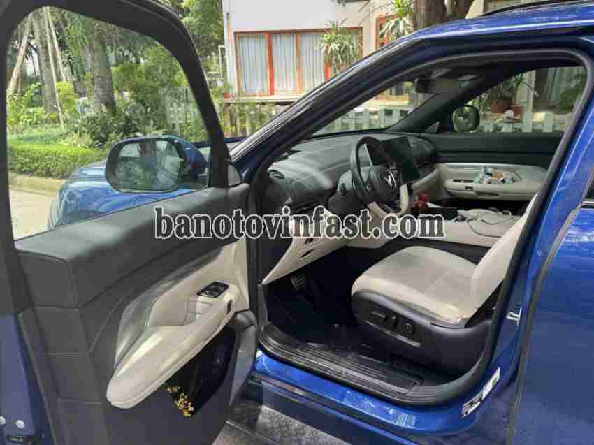 Cần bán gấp VinFast VF9 Plus đời 2023, màu Xanh