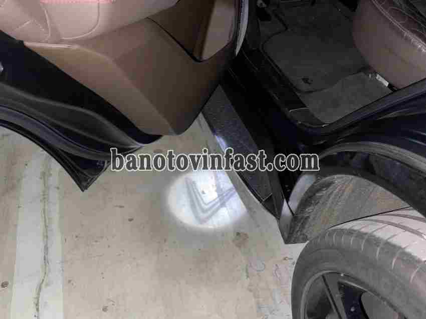 Cần bán VinFast President 6.2 V8 Máy xăng 2021 màu Đen