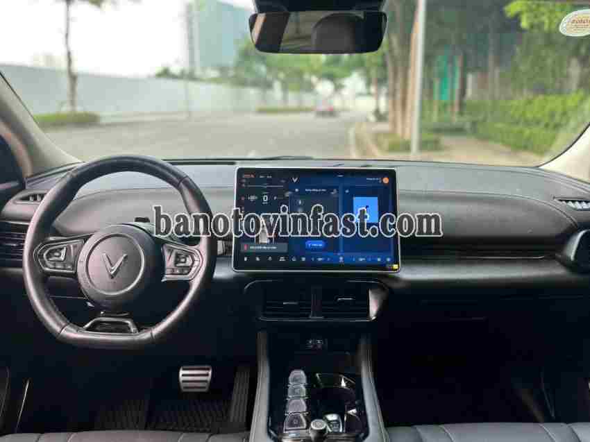 Cần bán gấp xe VinFast VF8 Plus AWD 2024 màu Xám