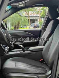 Cần bán gấp xe VinFast Lux SA 2.0 Base 2.0 AT 2019 màu Đen