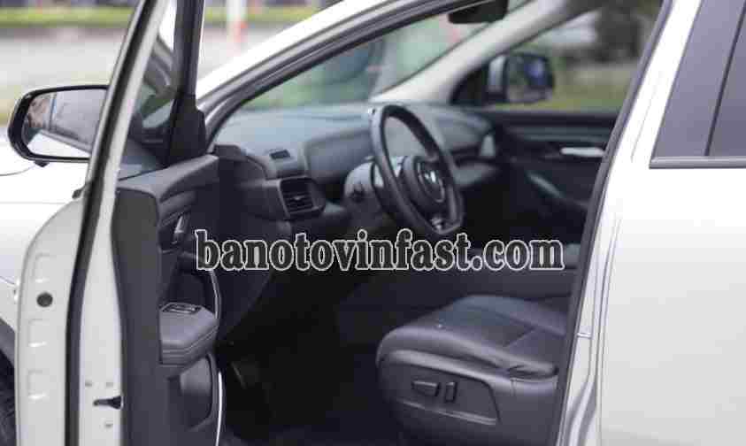 Cần bán xe VinFast VF8 Eco AWD màu Bạc 2023