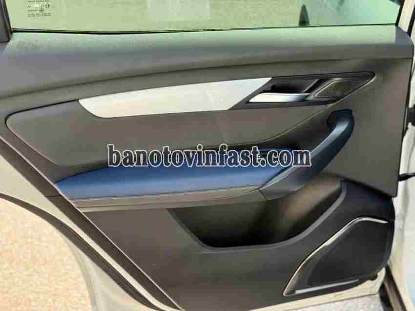 Cần bán gấp VinFast VF8 Plus AWD đời 2023, màu Trắng