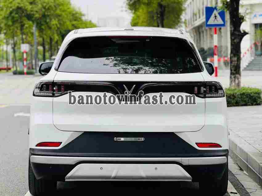 Cần bán xe VinFast VF8 Eco AWD năm 2023 màu Trắng cực đẹp