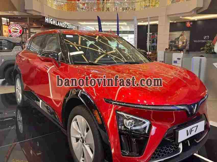 VinFast VF7 Eco 2025