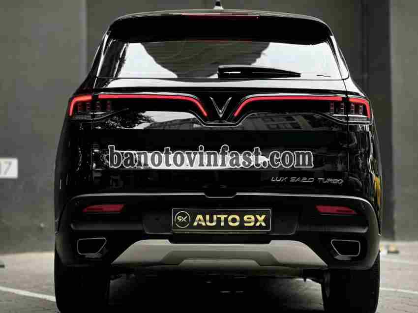 Cần bán xe VinFast Lux SA 2.0 Base 2.0 AT năm 2019 màu Đen cực đẹp