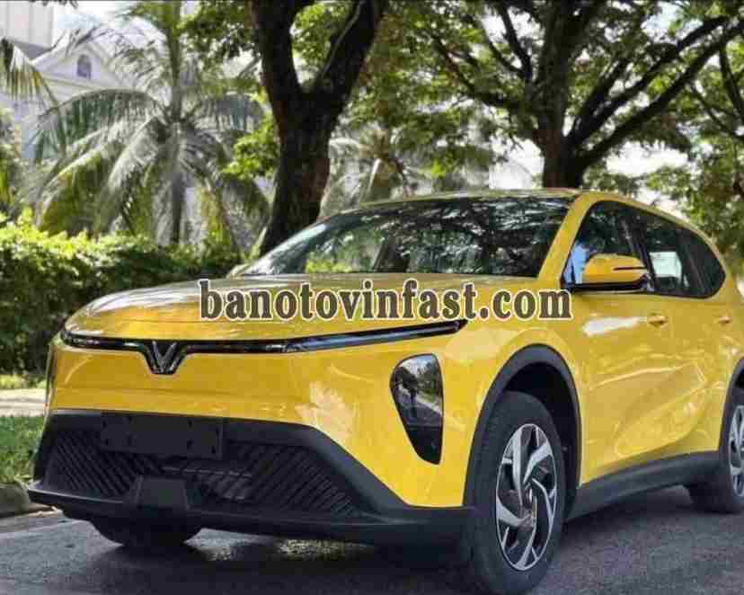 VinFast Limo Green AT sx 2025 - màu Vàng - cực đẹp