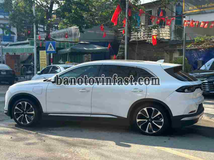 Cần bán gấp xe VinFast VF8 Plus AWD năm 2022, màu Trắng, Số tự động