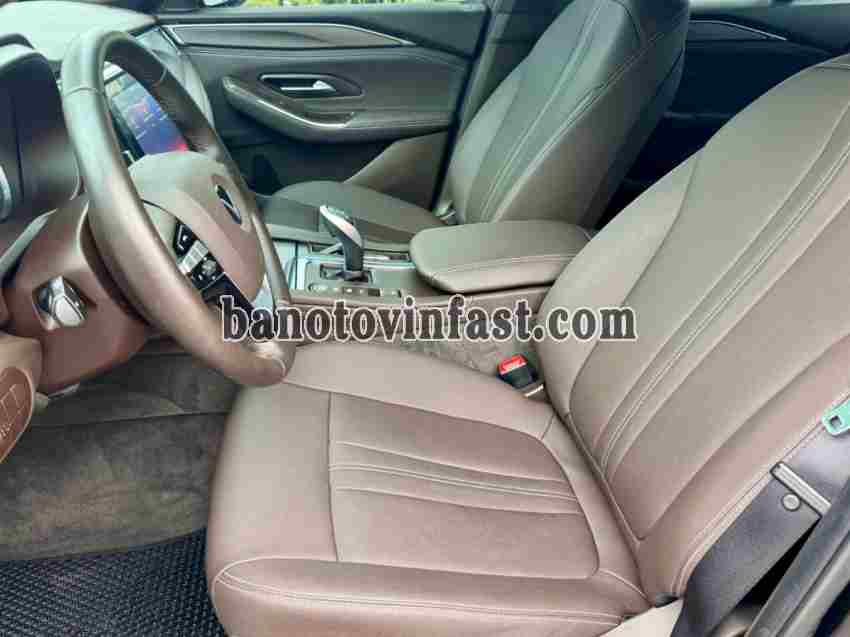 Cần bán gấp xe VinFast Lux A 2.0 Tiêu chuẩn năm 2022, màu Đen, Số tự động