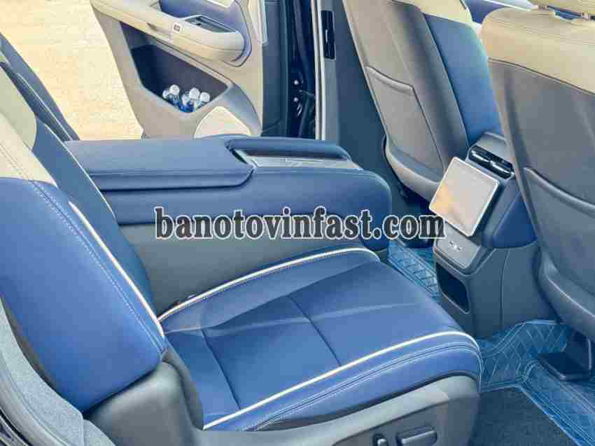 Cần bán gấp VinFast VF9 Plus 6S SDI đời 2023, màu Đen