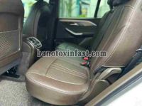 Cần bán gấp VinFast Lux SA 2.0 Base 2.0 AT đời 2021, màu Trắng