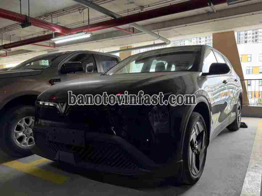 VinFast Limo Green AT năm 2026