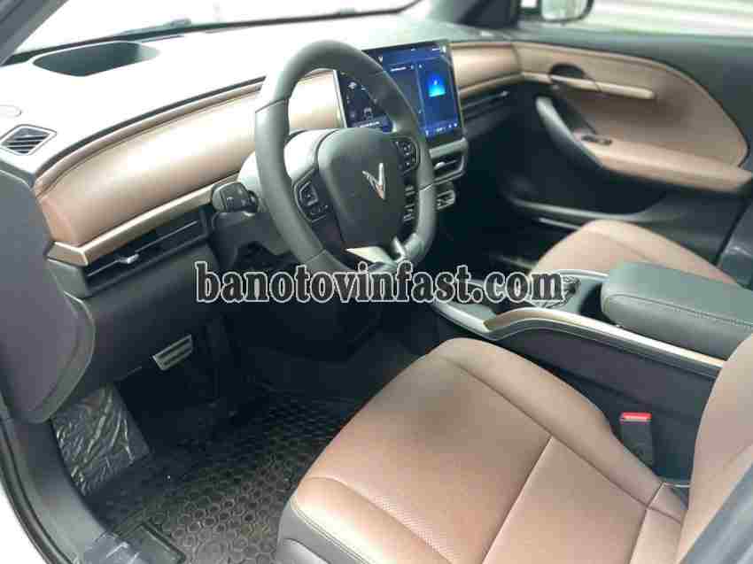 Cần bán gấp VinFast VF6 Plus đời 2025, màu Trắng