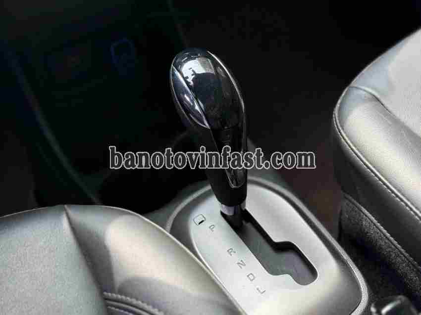 Cần bán xe VinFast Fadil 1.4 AT màu Trắng 2021