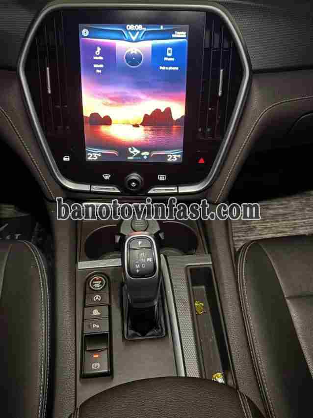 Bán xe VinFast Lux A 2.0 Base 2.0 AT sx 2019 - giá rẻ