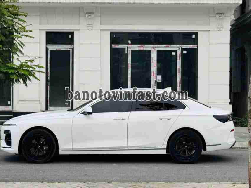 Cần bán xe VinFast Lux A 2.0 Plus 2.0 AT năm 2021 màu Trắng cực đẹp