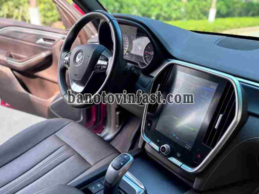 Cần bán gấp VinFast Lux SA 2.0 Base 2.0 AT 2021 - Xe đẹp - Giá tốt