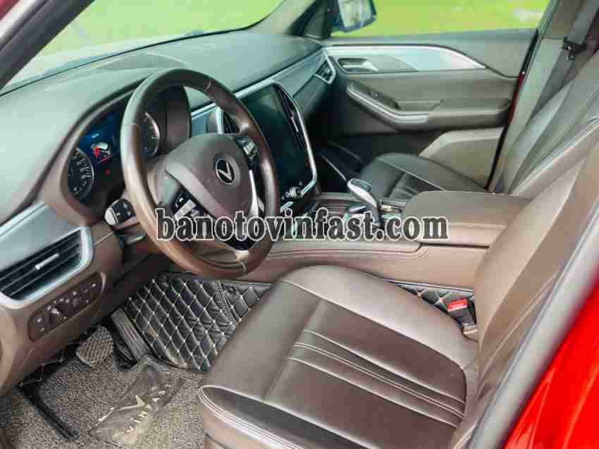 Cần bán xe VinFast Lux SA 2.0 Premium 2.0 AT màu Đỏ 2020