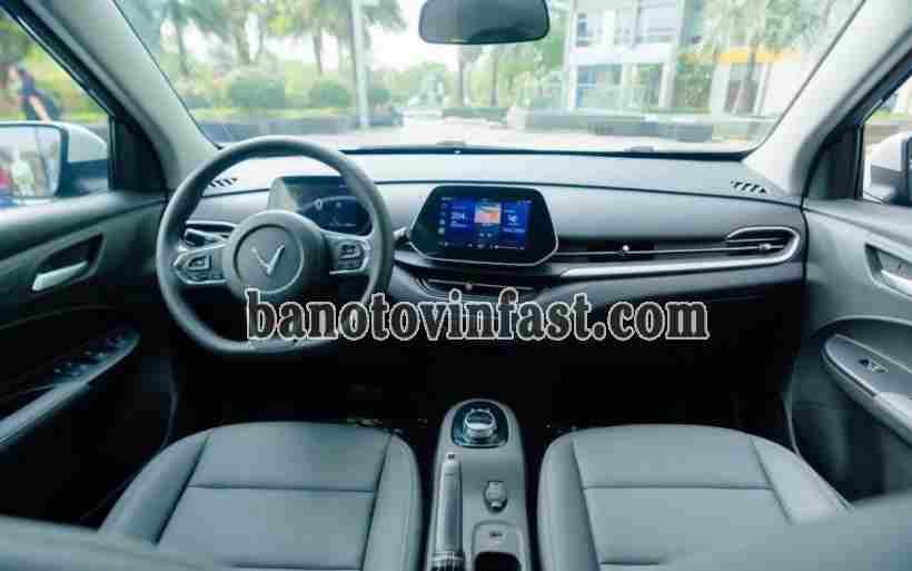 Xe VinFast VF5 Plus tiêu chuẩn - Đỏ - 2026