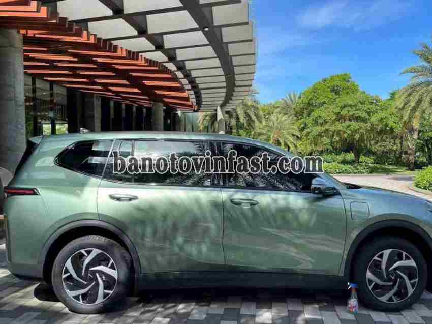 VinFast Limo Green AT 2026