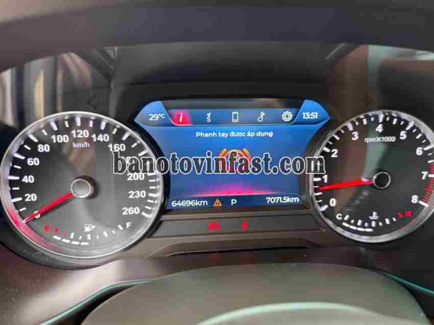 Cần bán VinFast Lux SA 2.0 Premium 2.0 AT 2019 - Số tự động