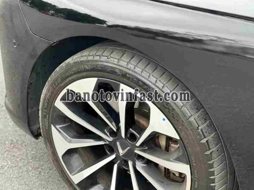 Cần bán gấp xe VinFast Lux A 2.0 Cao cấp năm 2022, màu Đen, Số tự động