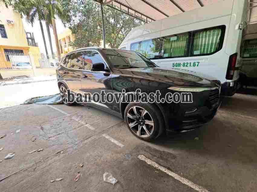 Cần bán xe VinFast Lux SA 2.0 Premium 2.0 AT màu Đen 2020