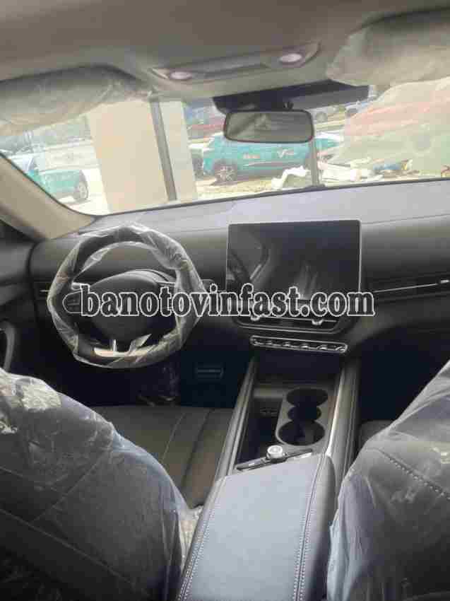 VinFast VF7 2026 Số tự động