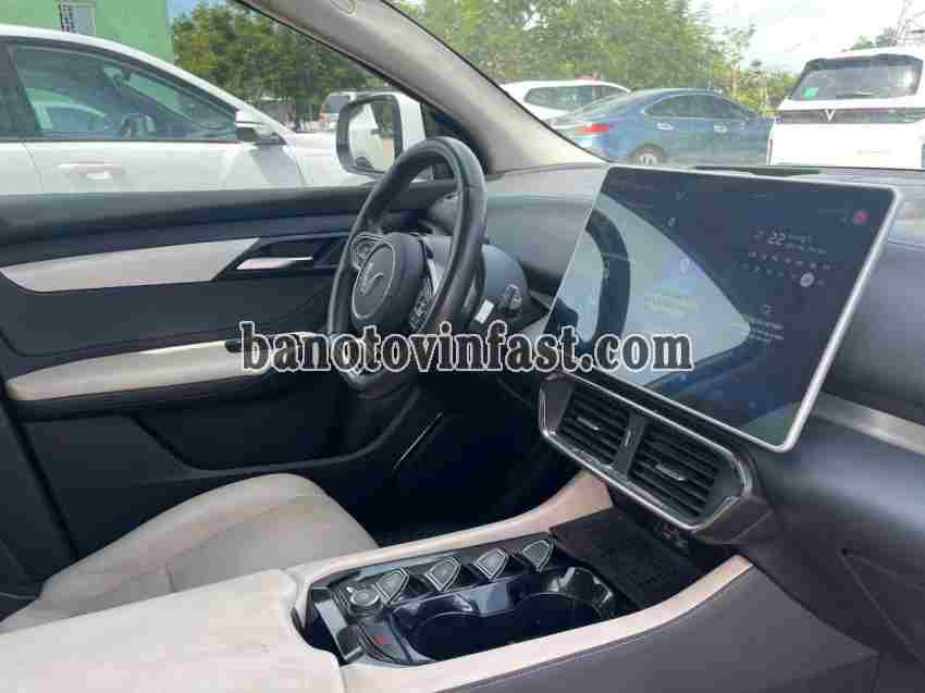 Cần bán xe VinFast VF8 Plus AWD màu Trắng 2023