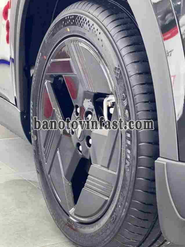 VinFast VF MPV 7 AT sx 2026 mới kính kong