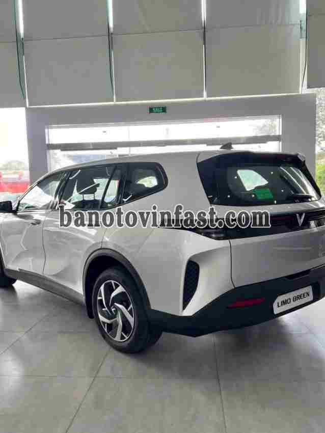 VinFast Limo Green AT năm 2026
