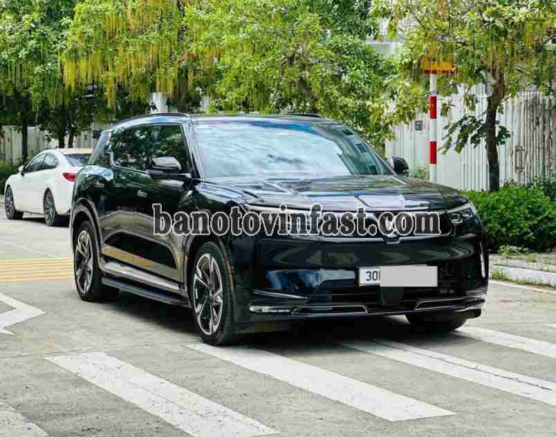 Cần bán gấp xe VinFast VF9 Plus 6S SDI năm 2023, màu Đen, Số tự động