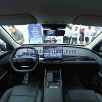 Xe VinFast VF8 Plus tiêu chuẩn - Trắng - 2026