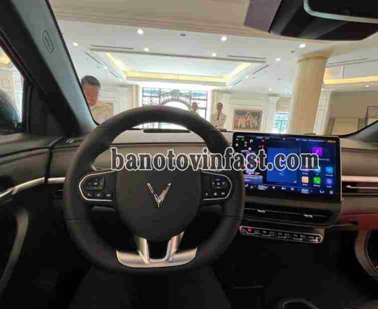 Xe VinFast VF6 Plus tiêu chuẩn - Đỏ - 2026